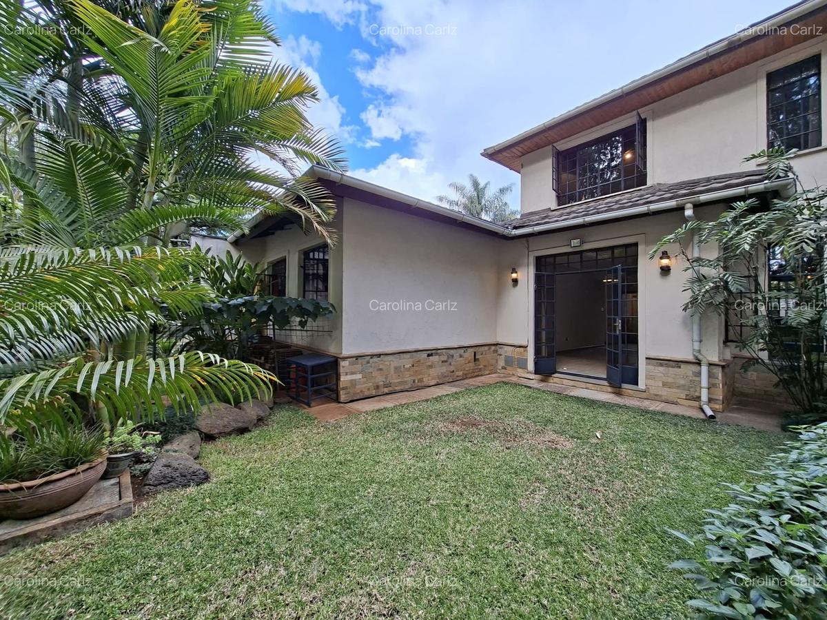 2 Bed Townhouse with En Suite at Lakeview - 1