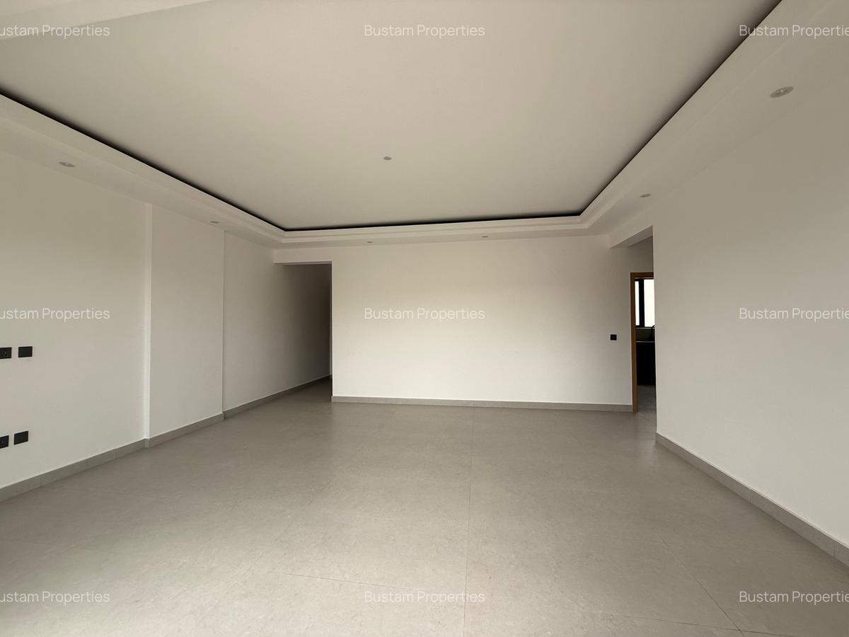 3 Bed Apartment with En Suite in Brookside - 11
