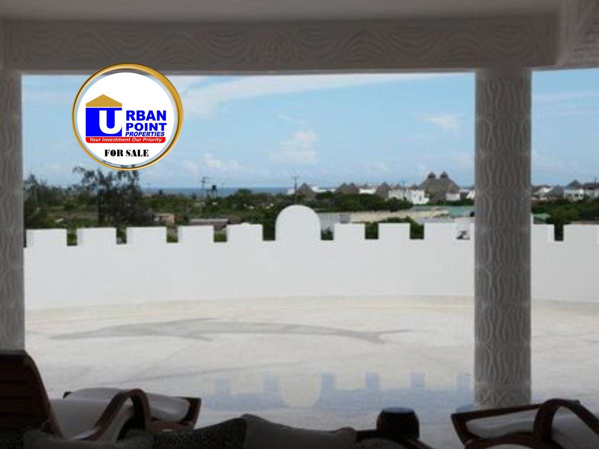 5 Bed House with En Suite in Watamu - 11