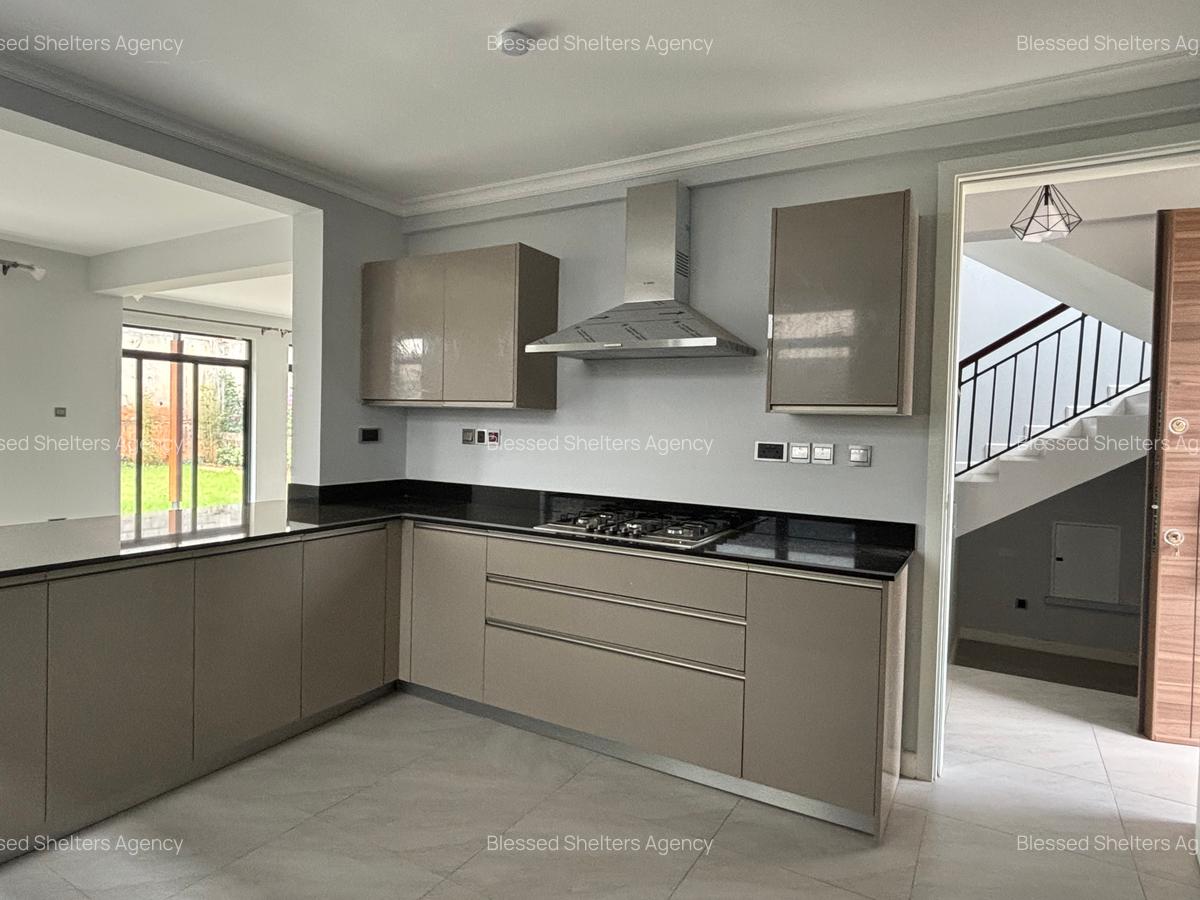 3 Bed Villa with En Suite in Kiambu Road - 11