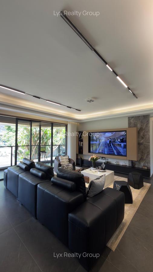 3 Bed Apartment with En Suite in Lavington - 1