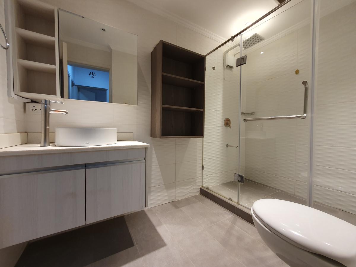 4 Bed House with En Suite in Parklands - 12
