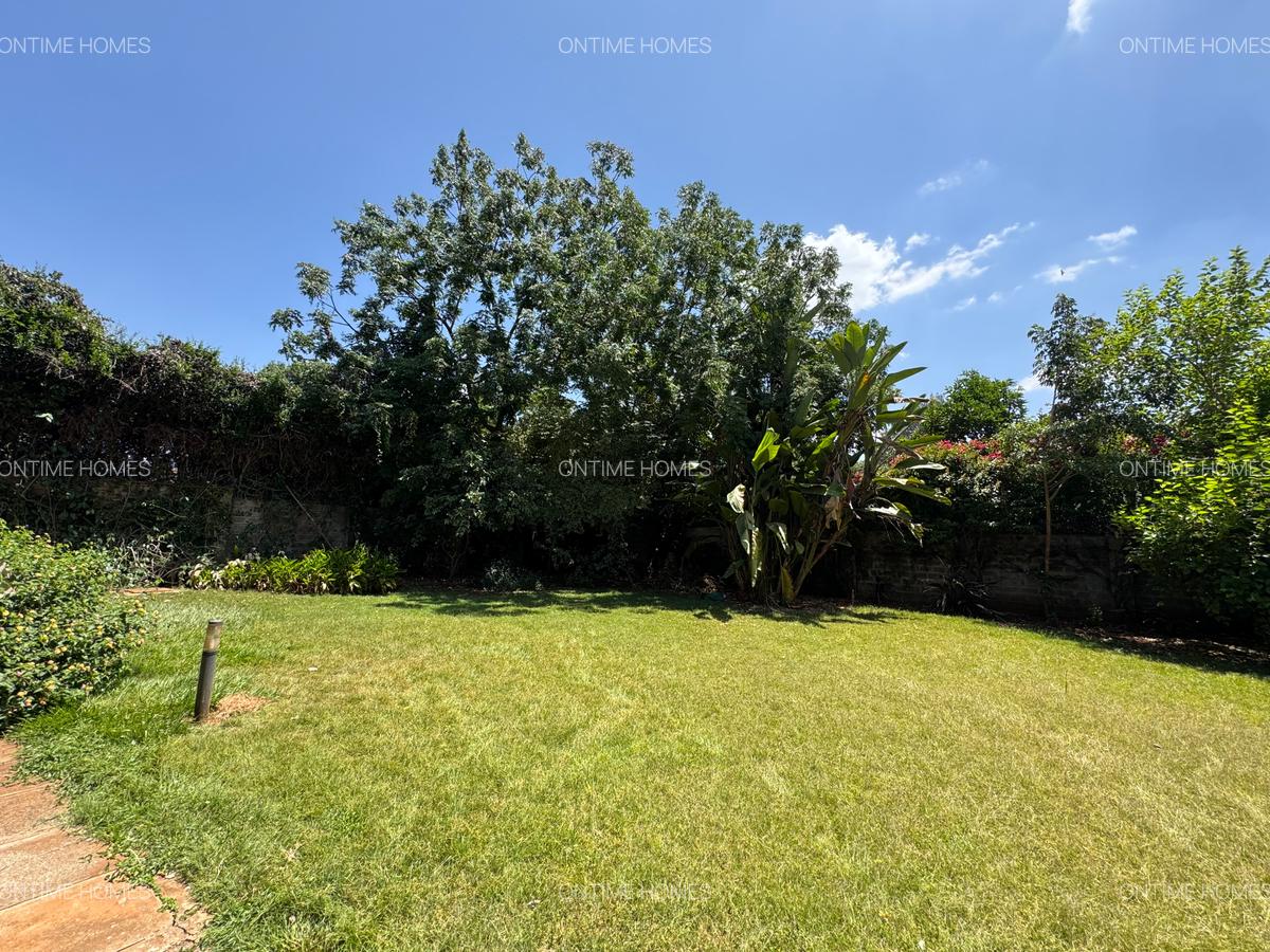 5 Bed House with En Suite at Runda - 10