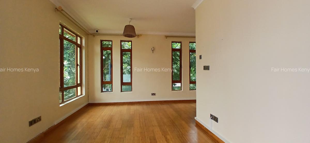 5 Bed Townhouse with En Suite at Lavington Green - 18