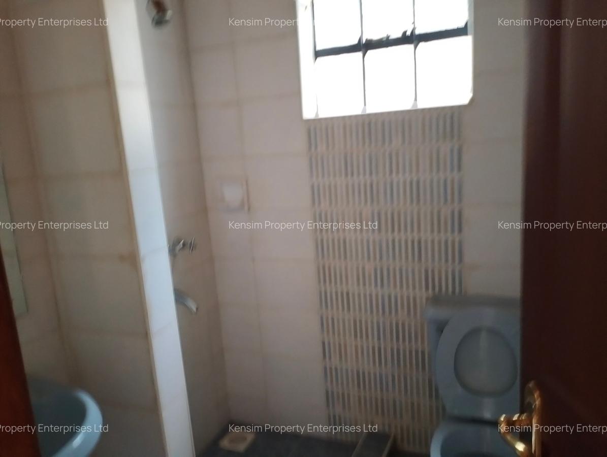 5 Bed Townhouse with En Suite in Lavington - 10