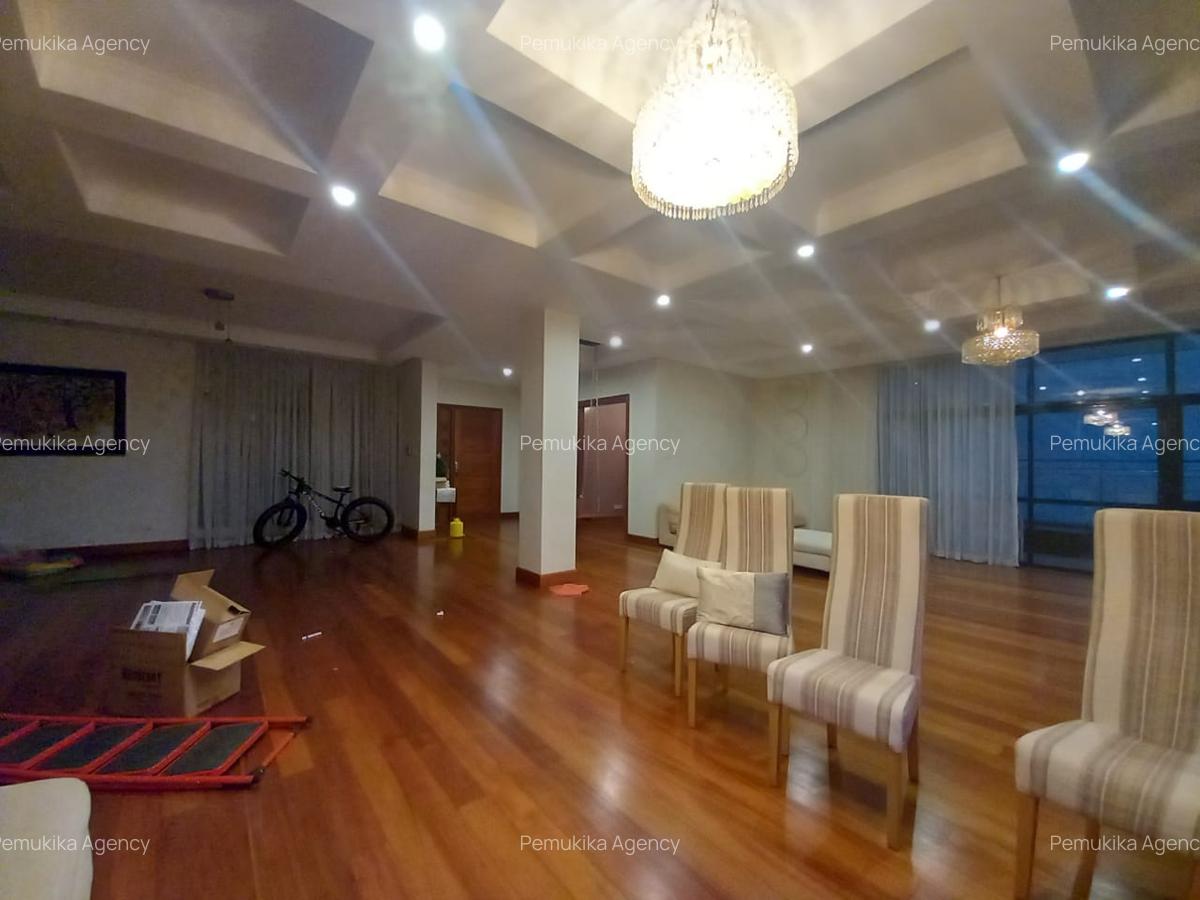 4 Bed Apartment with En Suite in General Mathenge - 1
