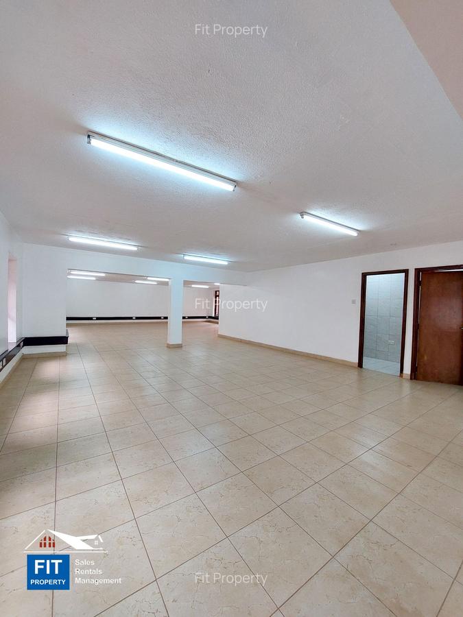 3,000 ft² Office with Backup Generator in Westlands Area - 13