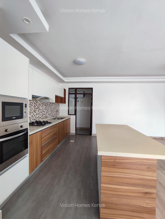 2 Bed Apartment with En Suite in Dennis Pritt - 7