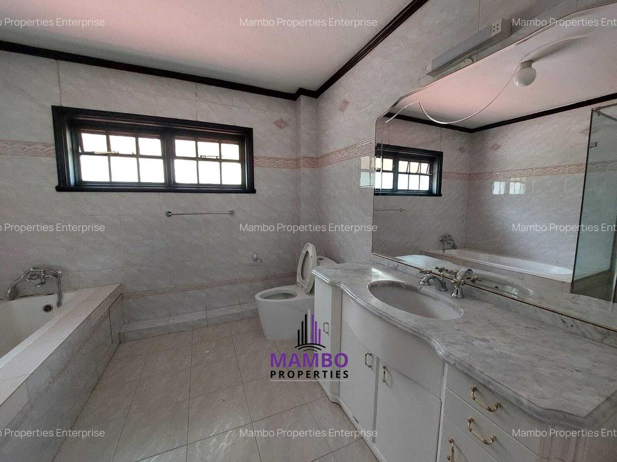 4 Bed Townhouse with En Suite at Riverside Dr - 14