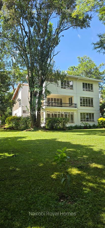 5 Bed House with En Suite at Un Crescent - 4