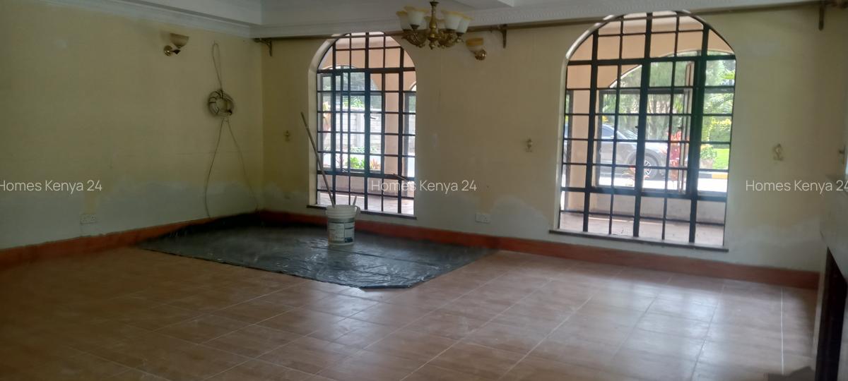 4 Bed House in Ridgeways - 10