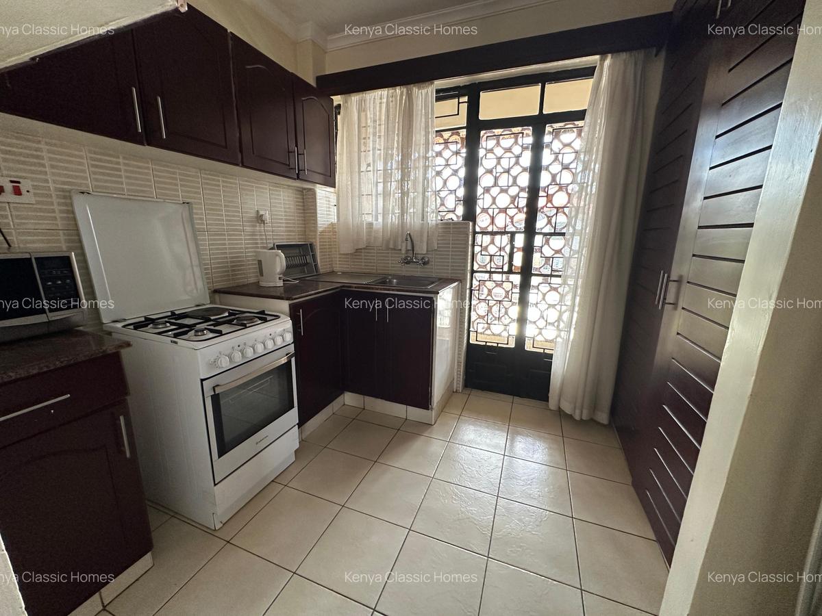 2 Bed Apartment with En Suite at Lavington - 7