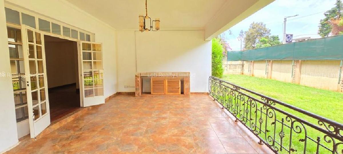 5 Bed Townhouse with En Suite in Lavington - 2