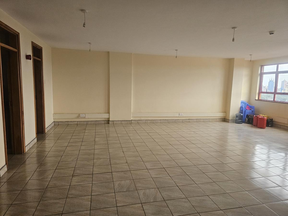 905 ft² Office with Service Charge Included at Ngara - 13