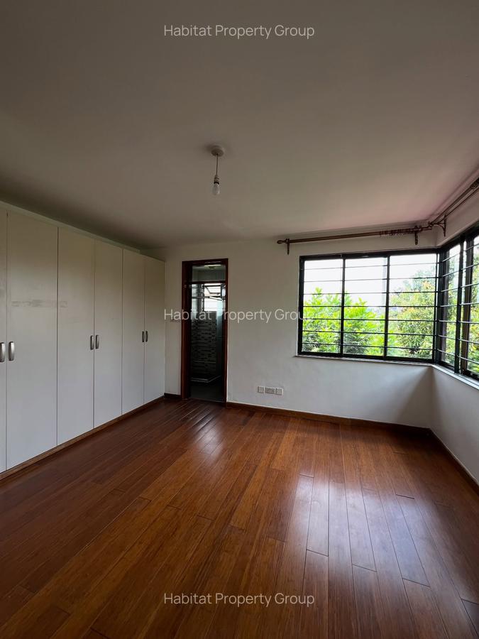 5 Bed Townhouse with En Suite at Convent Road - 6