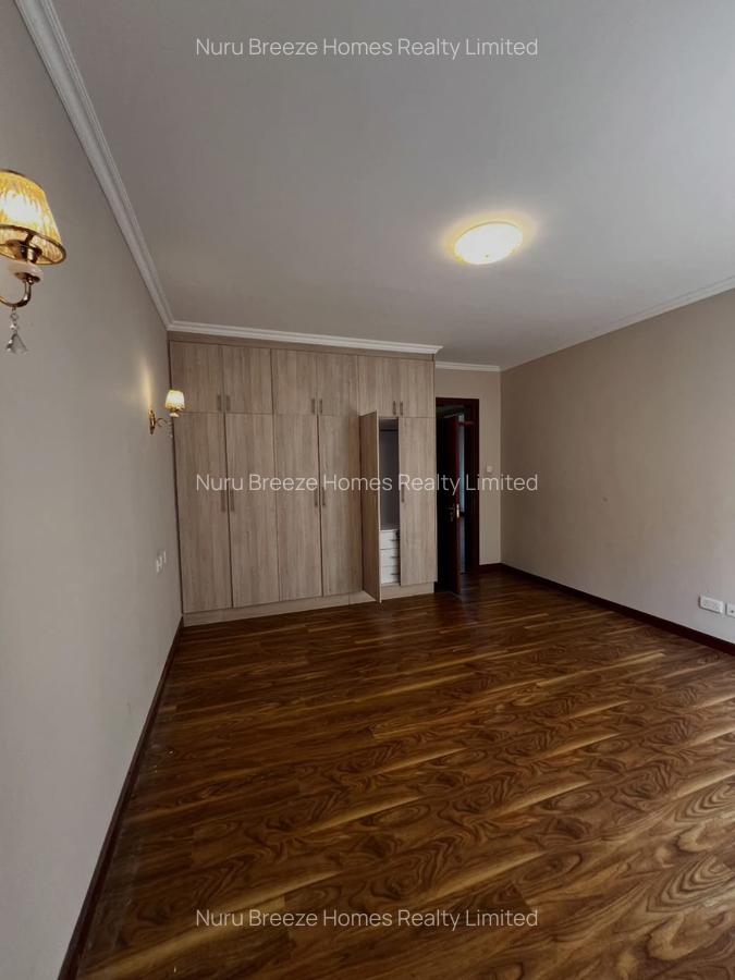 3 Bed Apartment with En Suite in Riverside - 13