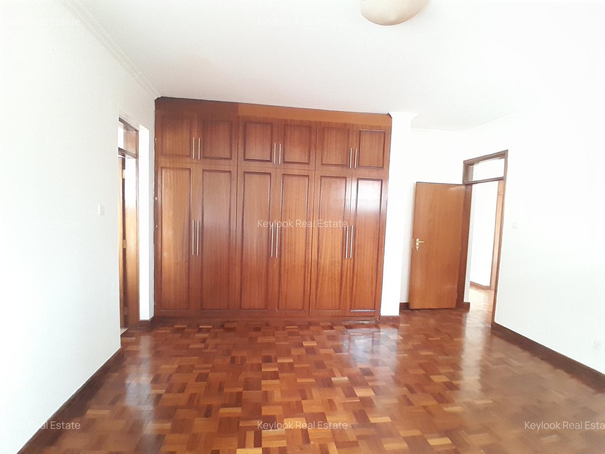 5 Bed Townhouse with En Suite in Lavington - 14