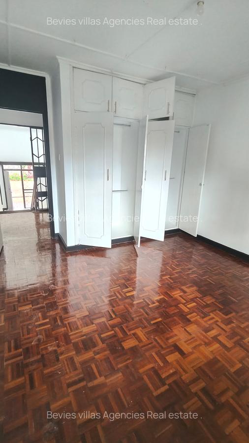 4 Bed House with En Suite at Lavington - 11