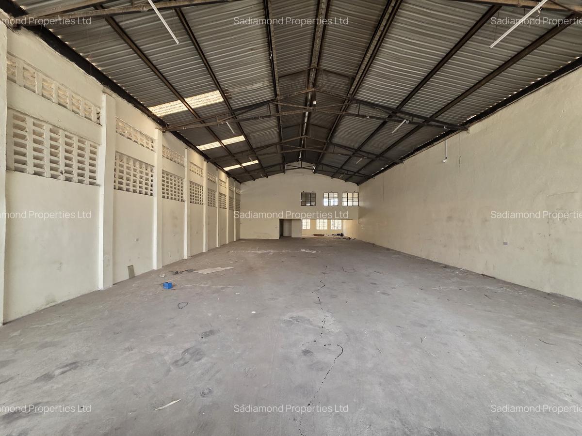 5,000 ft² Warehouse with Parking at Enterprise Road - 5