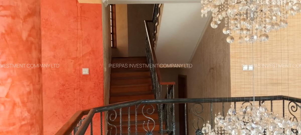 5 Bed Townhouse with En Suite in Spring Valley - 13