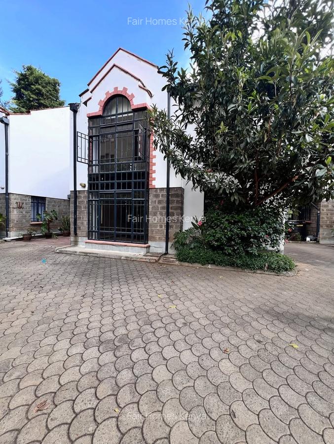 4 Bed Townhouse with En Suite at Valley Arcade - 1