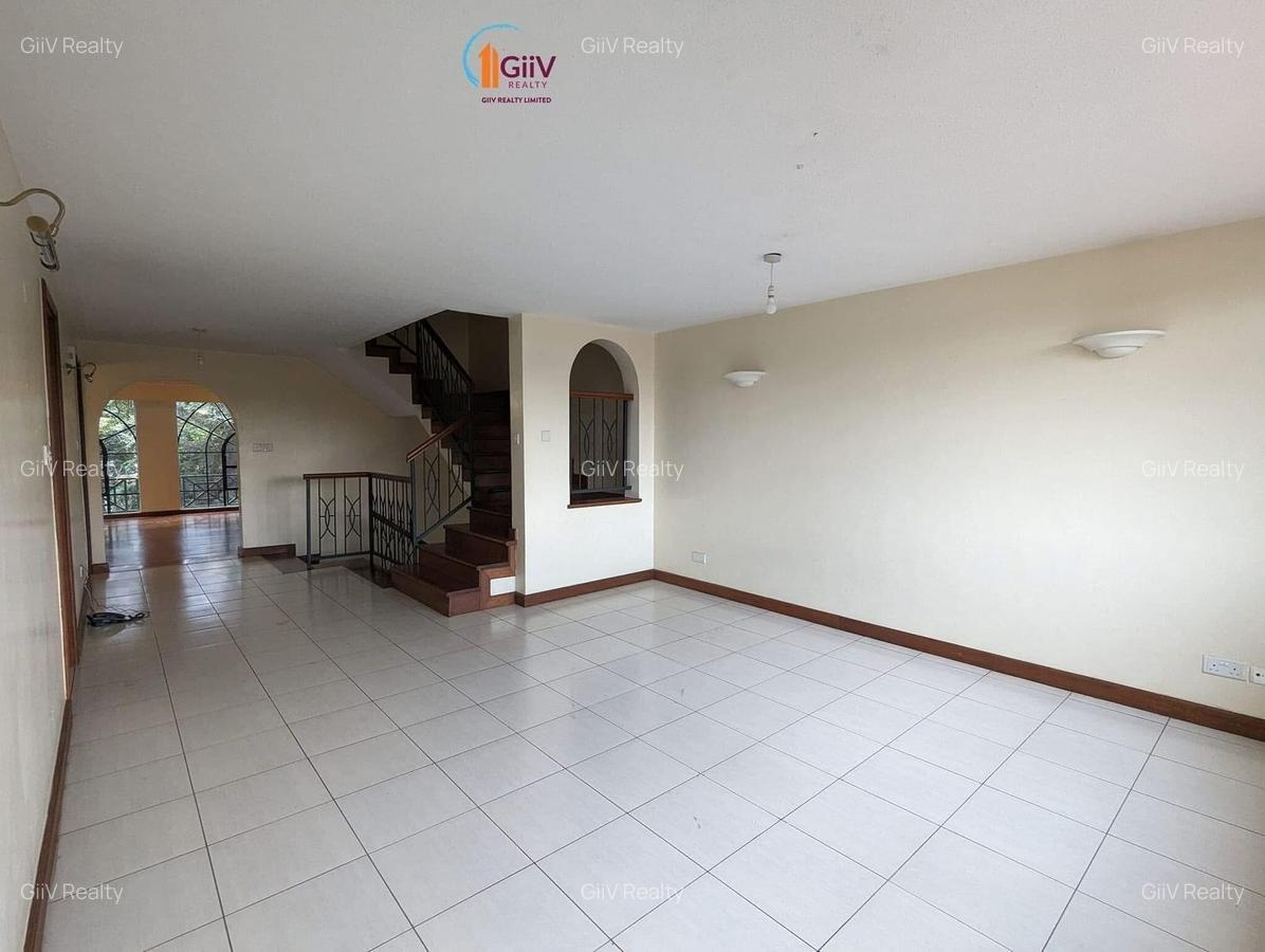 3 Bed Apartment with En Suite in Riverside - 6