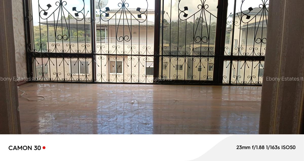 5 Bed Townhouse with En Suite in Lavington - 10