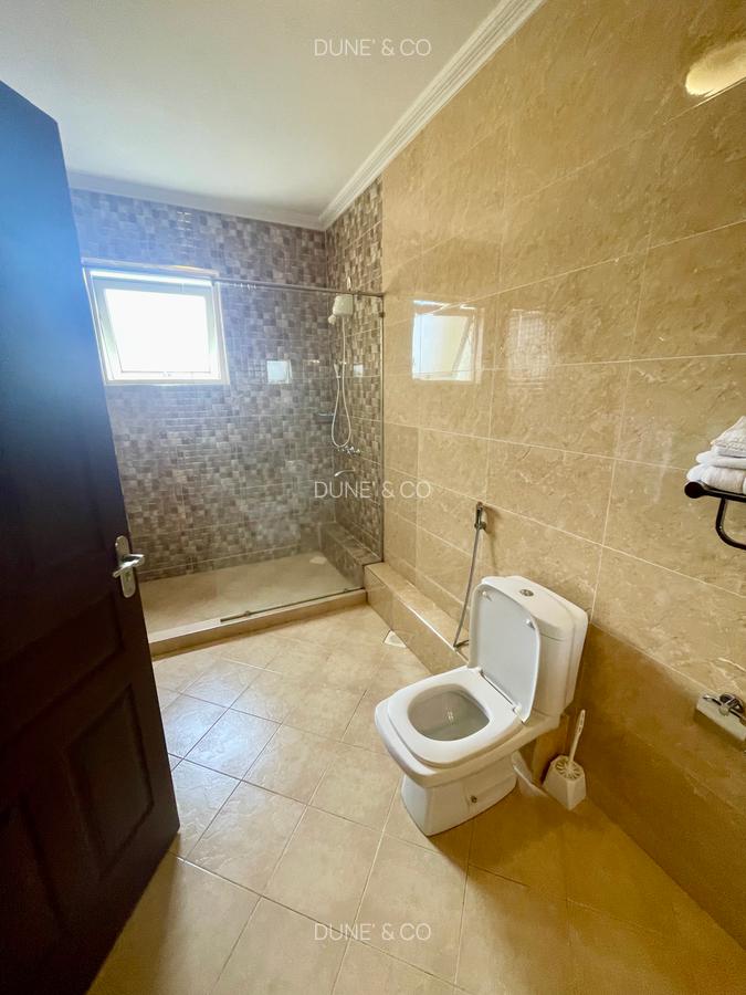 Serviced 2 Bed Apartment with En Suite in Brookside - 12