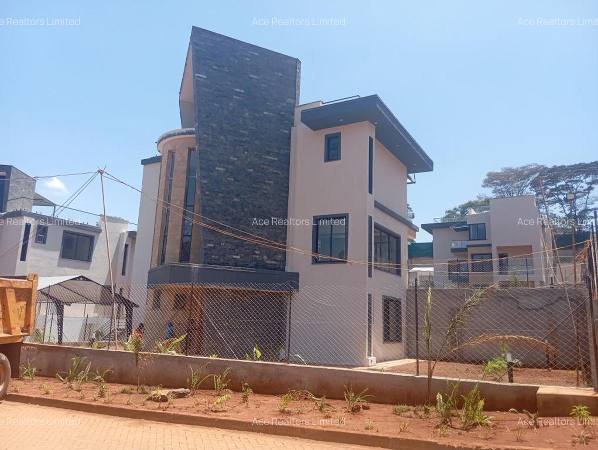 4 Bed Townhouse with En Suite at Loresho - 1