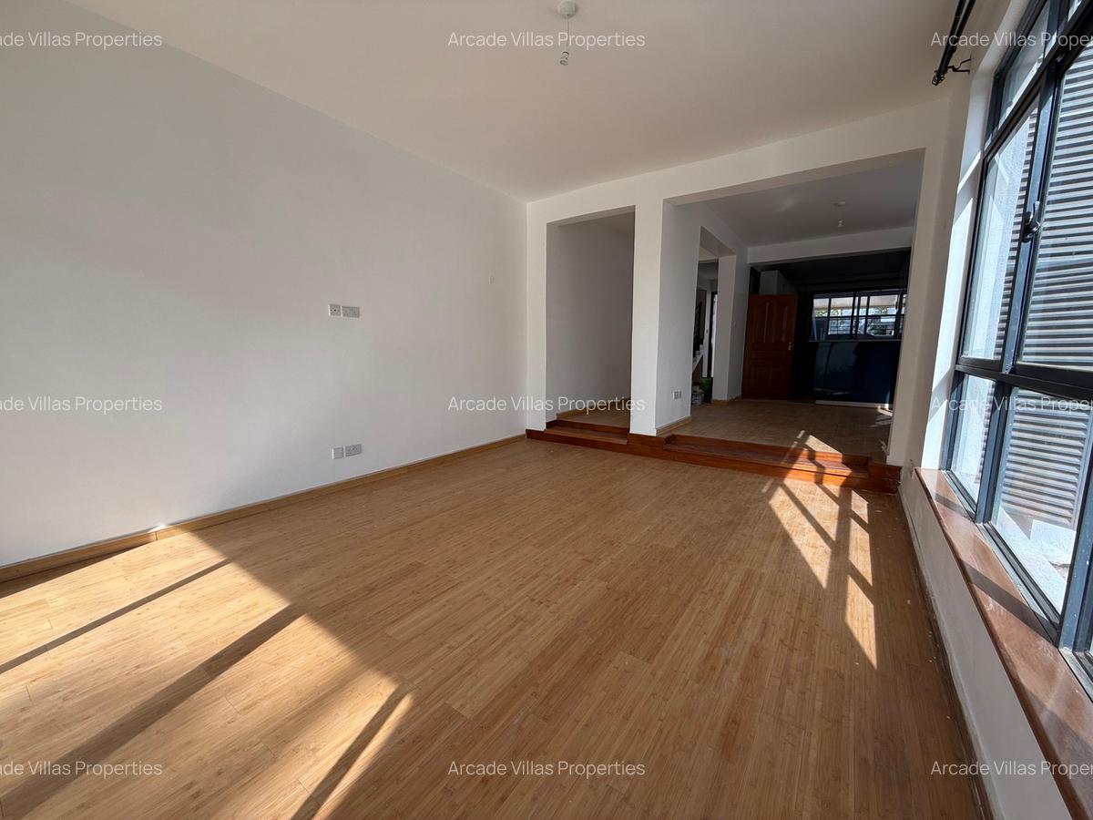 5 Bed Townhouse with En Suite in Lavington - 17