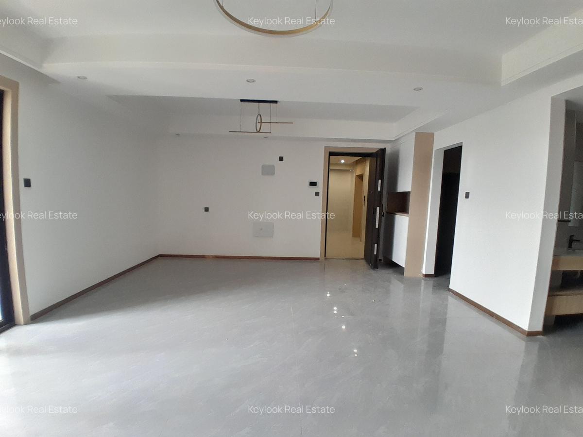 2 Bed Apartment with En Suite at Riverside Drive - 9
