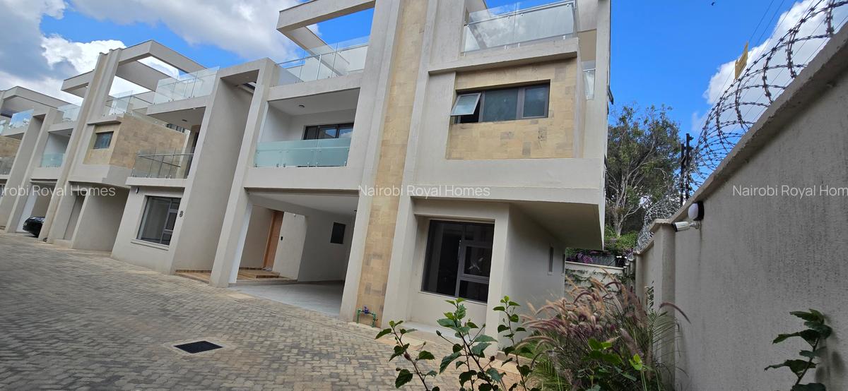 6 Bed Townhouse with En Suite at Off Convent Drive - 7