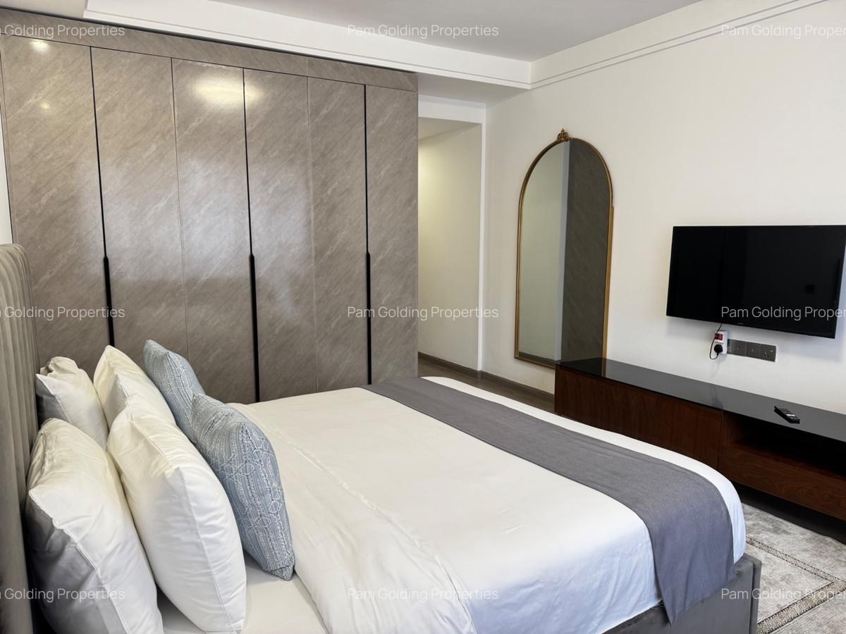 3 Bed Apartment with En Suite in Riverside - 11