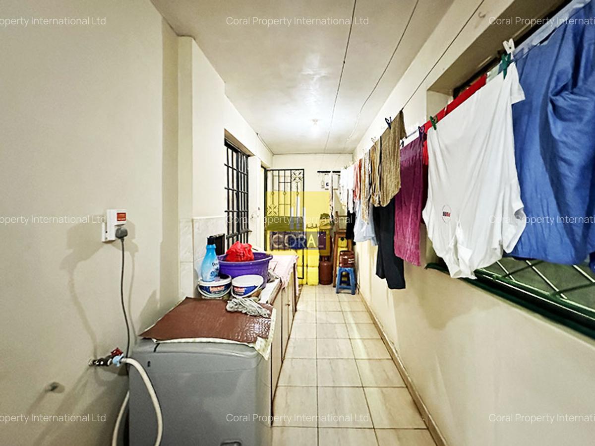 4 Bed Apartment with En Suite in Parklands - 8