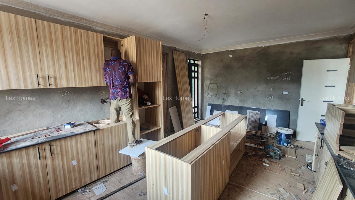 4 Bed House with En Suite at Parkplace - 6