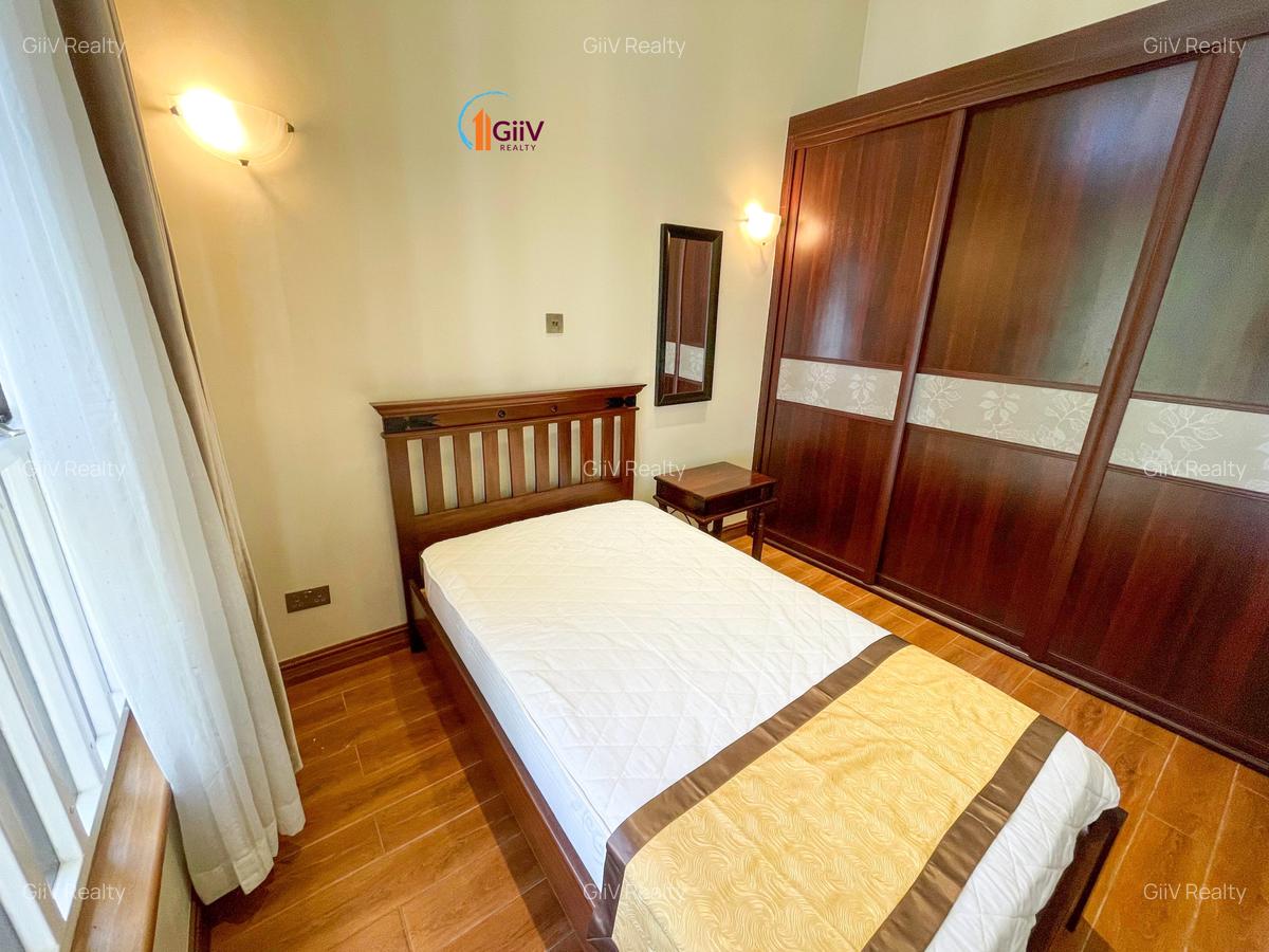 Serviced 2 Bed Apartment with En Suite in Runda - 11