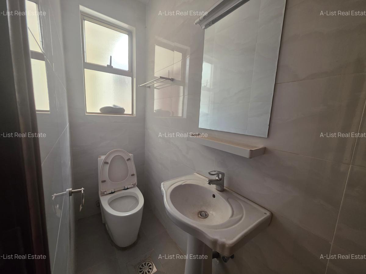 5 Bed Villa with En Suite at Chalbi Road - 10