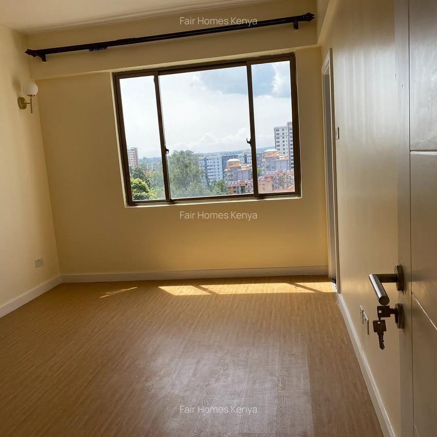 3 Bed Apartment with En Suite at Hatheru Road - 16