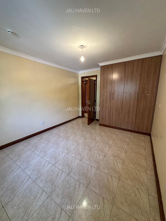 3 Bed Apartment with En Suite in Lavington - 11