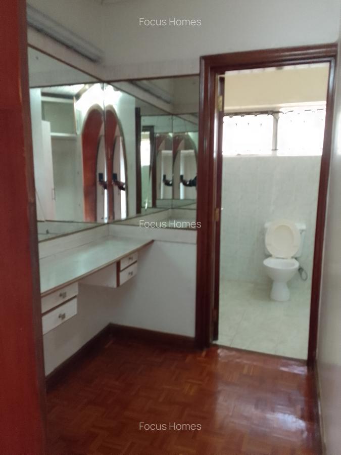 4 Bed Townhouse with En Suite in Lavington - 13