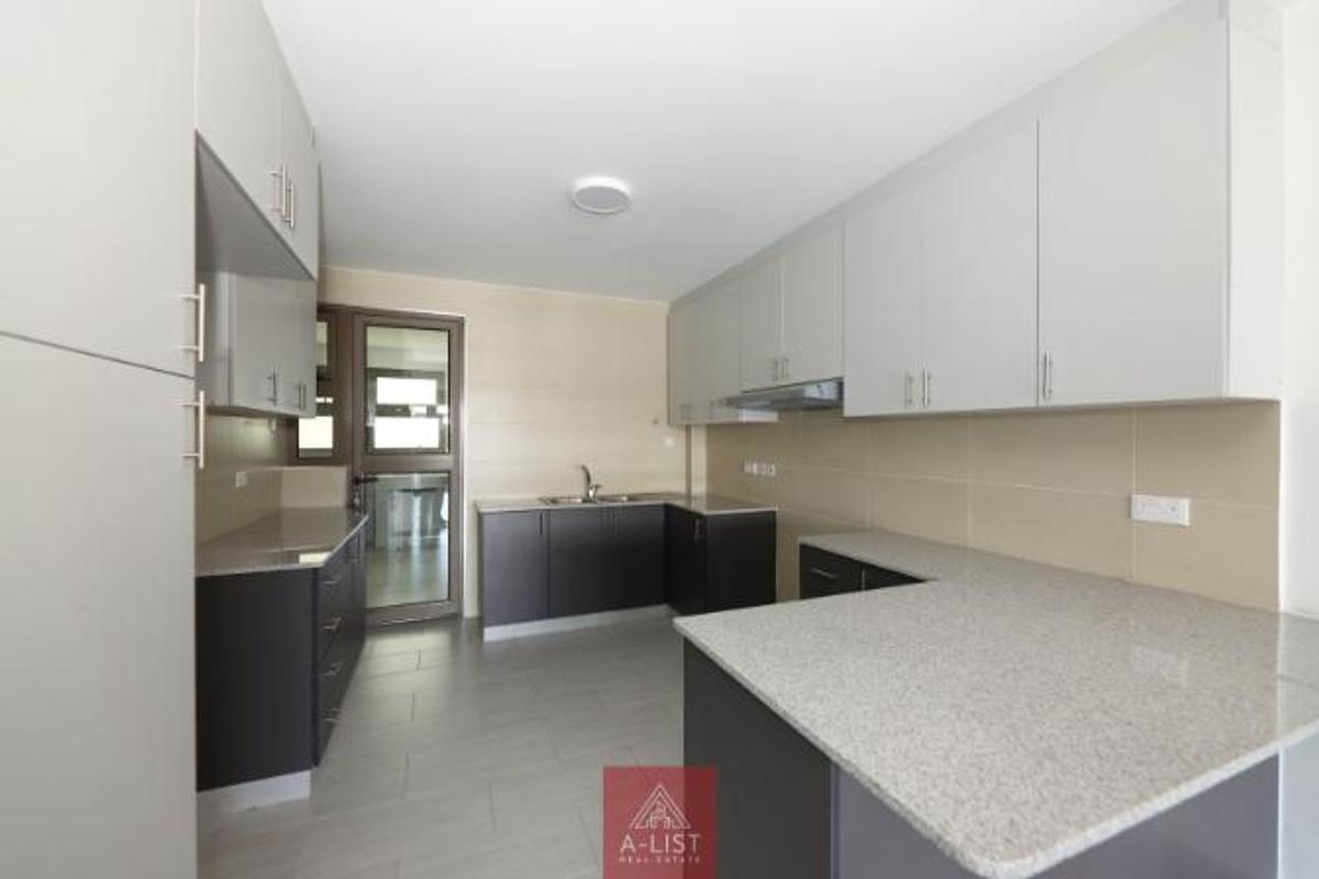 2 Bed Apartment with En Suite at Lavington - 8