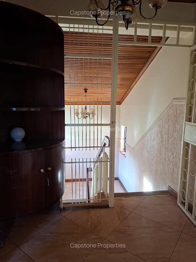 5 Bed House with En Suite in Runda - 11