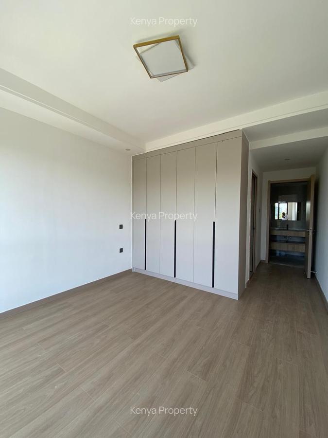 2 Bed Apartment with En Suite at Riverside Drive - 5