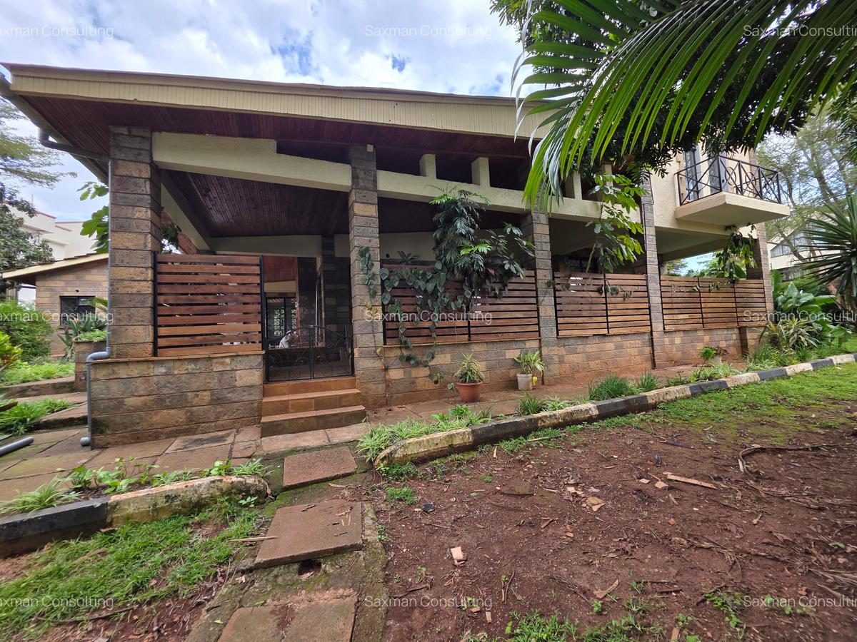 4 Bed House with En Suite in Lavington - 1