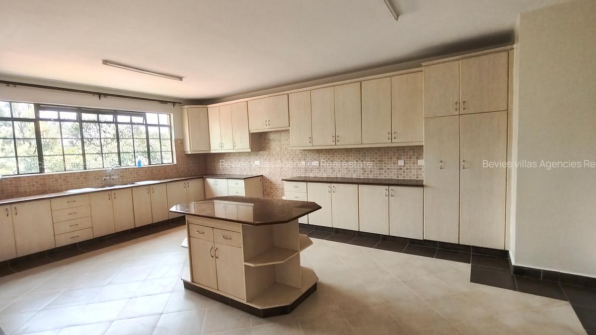 3 Bed Apartment with En Suite at Brook Side - 2