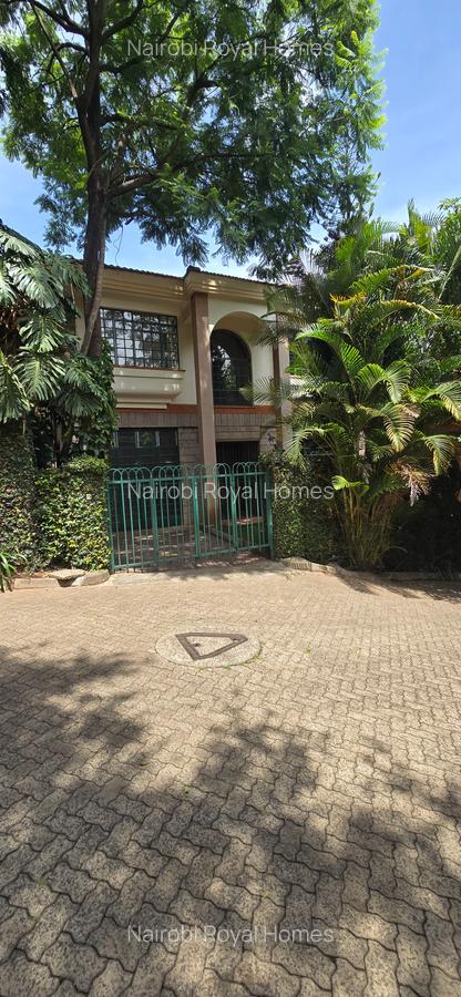 4 Bed Townhouse with En Suite at Brookside - 6