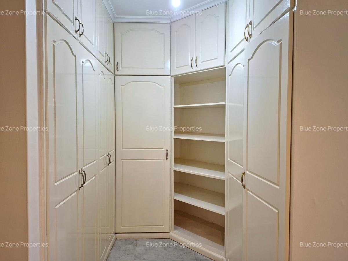 4 Bed House with En Suite at Off Mimosa Rd - 15