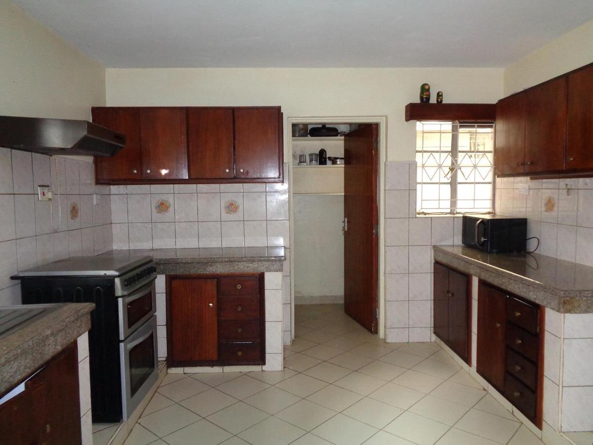 5 Bed Townhouse with En Suite at Maziwa - 5