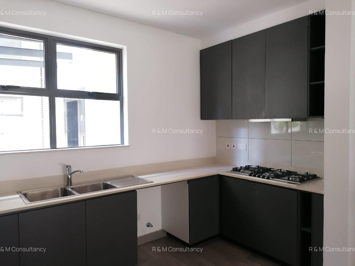 4 Bed Villa with En Suite at Two Rivers Mall - 17