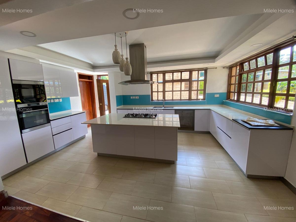 4 Bed Villa with En Suite at Mimosa - 17
